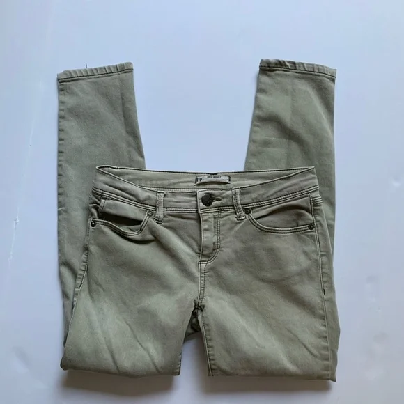 Free People Jeans - Picture 3 of 8